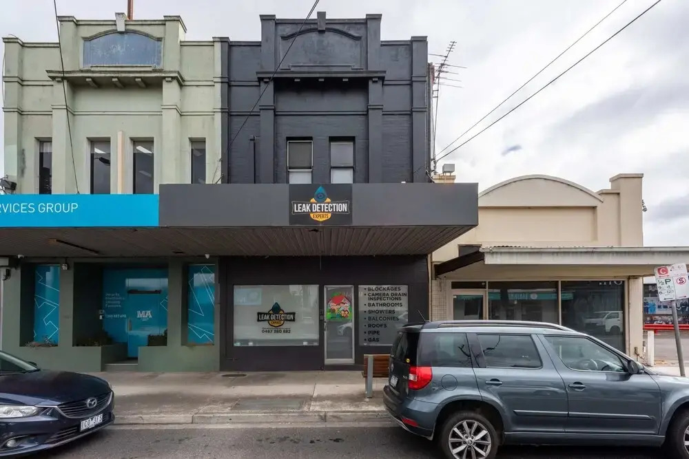 Unique 2BR Converted Storefront APT in Alphington!