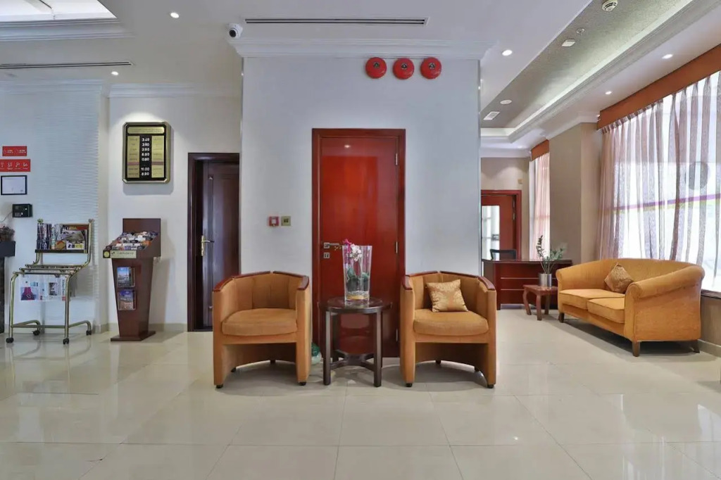 OYO 101 Click Hotel
