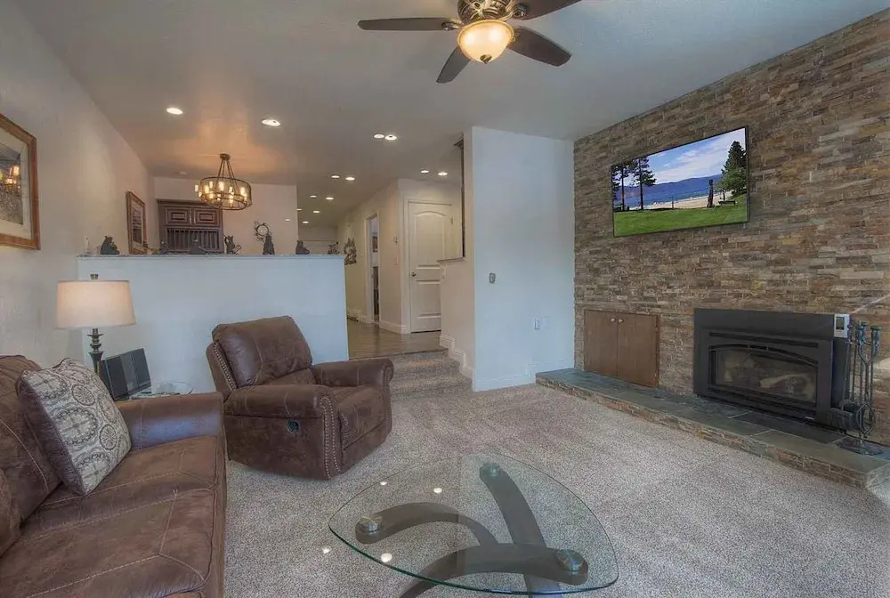 Tahoe Pines Chateau by Lake Tahoe Accommodations