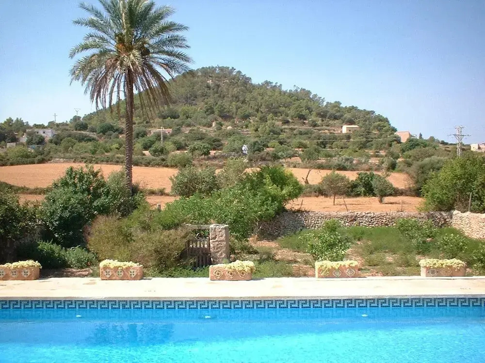 Villa With 4 Bedrooms in Illes Balears, With Private Pool, Enclosed Garden and Wifi Near the Beach