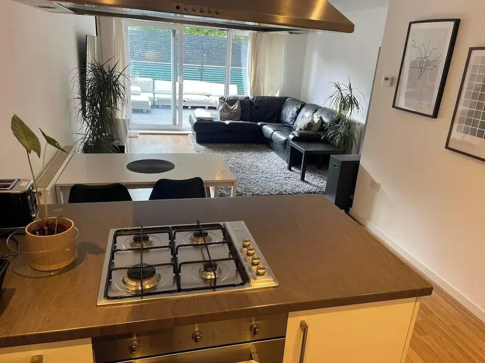 Cosy one Bedroom With Roof Terrace - London Charm