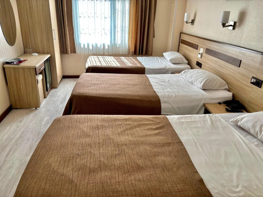 Gold Hotel
