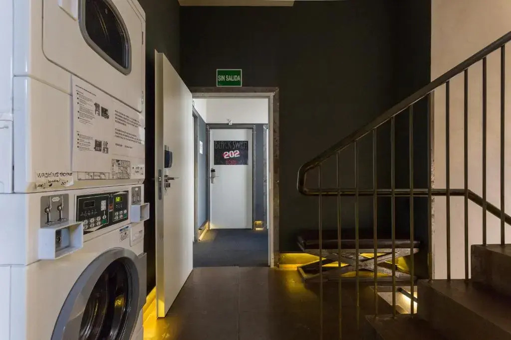 Black Swan Hostel Sevilla