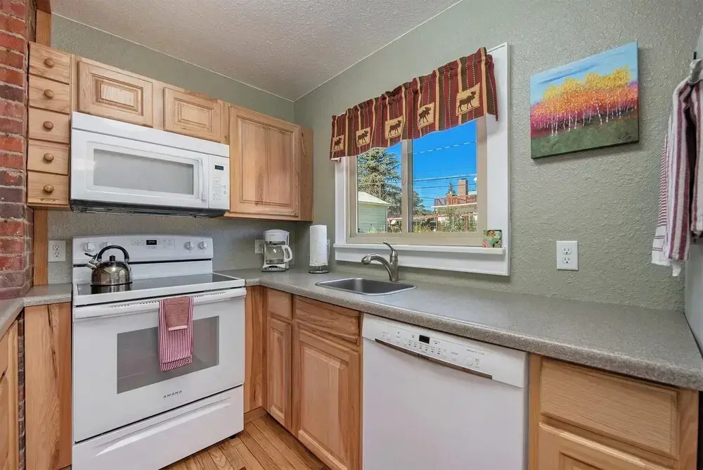 Your Vacation House ---ev#3216 2 Bedroom Home by RedAwning