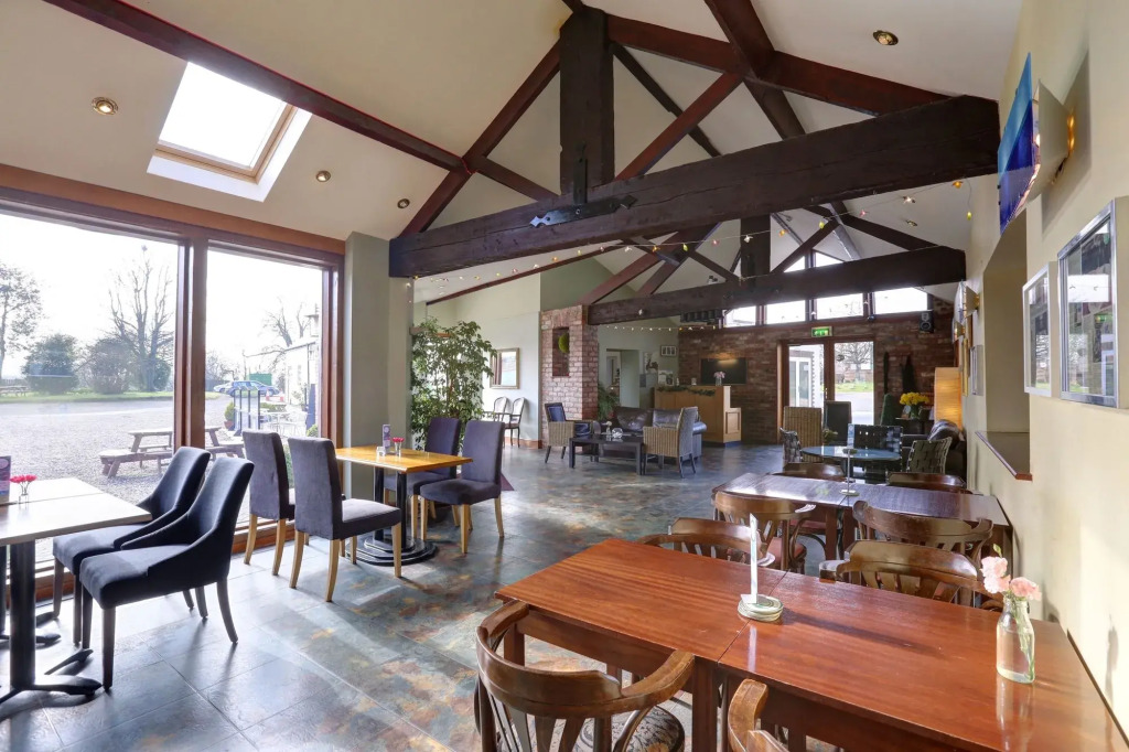 Manor Court Hotel