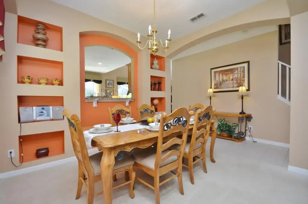 406 Solana 6 Bedrooms, 3 Bathrooms