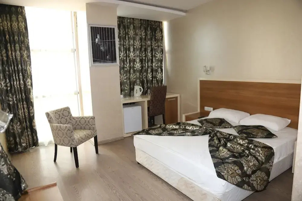 Tella Hotel
