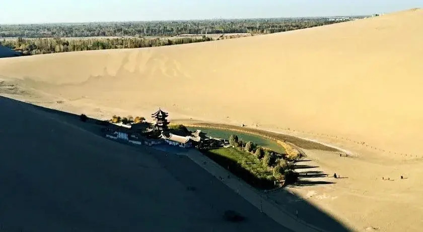Dunhuang Longfeng Hotel