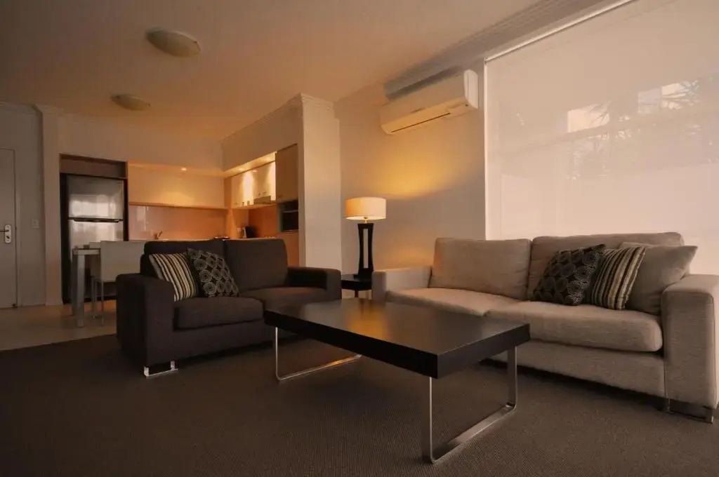 Chancellor Lakeside Apartments