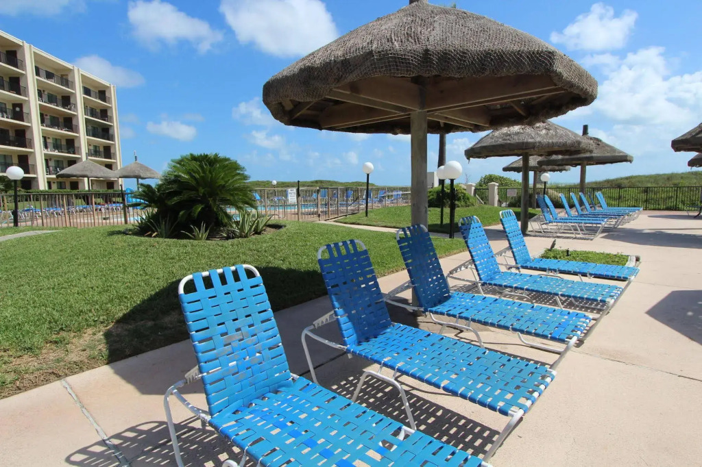 Royale Beach and Tennis Club