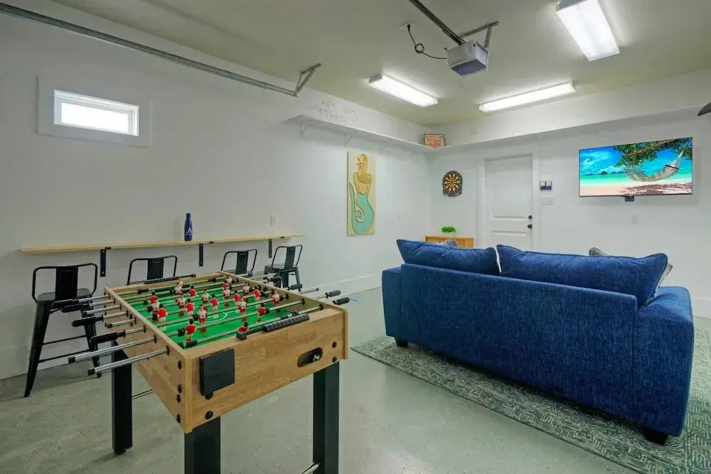 16 Palms by Avantstay Luxury Getaway, Backyard Oasis Pool & Playscape Access