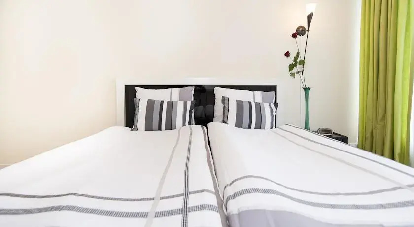 B&B Canaliscious