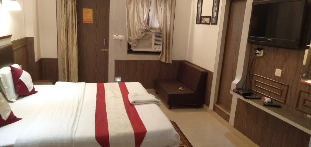 Hotel Sidhartha Walking Distance From TajMahal