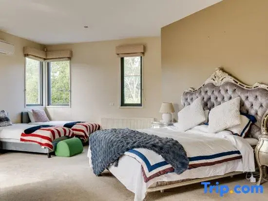 Yarra Valley Serenity House in Golf Course Resort