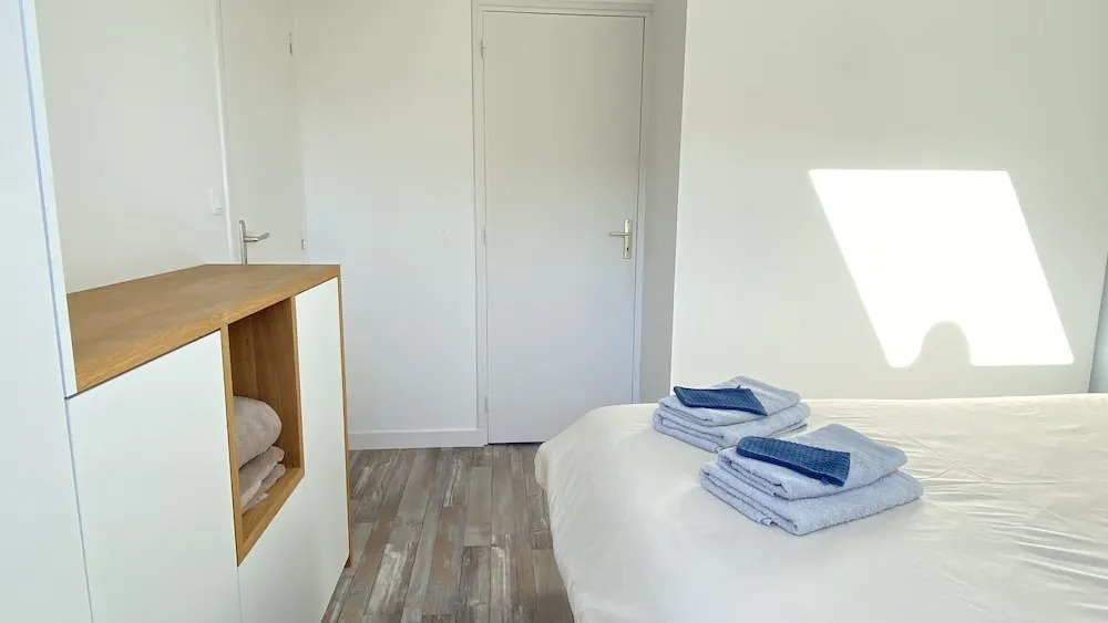 Résidence des 3 îles, en plein centre-ville, à 5 min des plages, 3 appartements neufs
