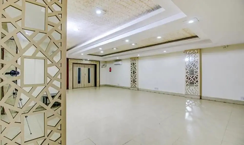 FabHotel Silver Inn I - Near Prabhat Chauraha