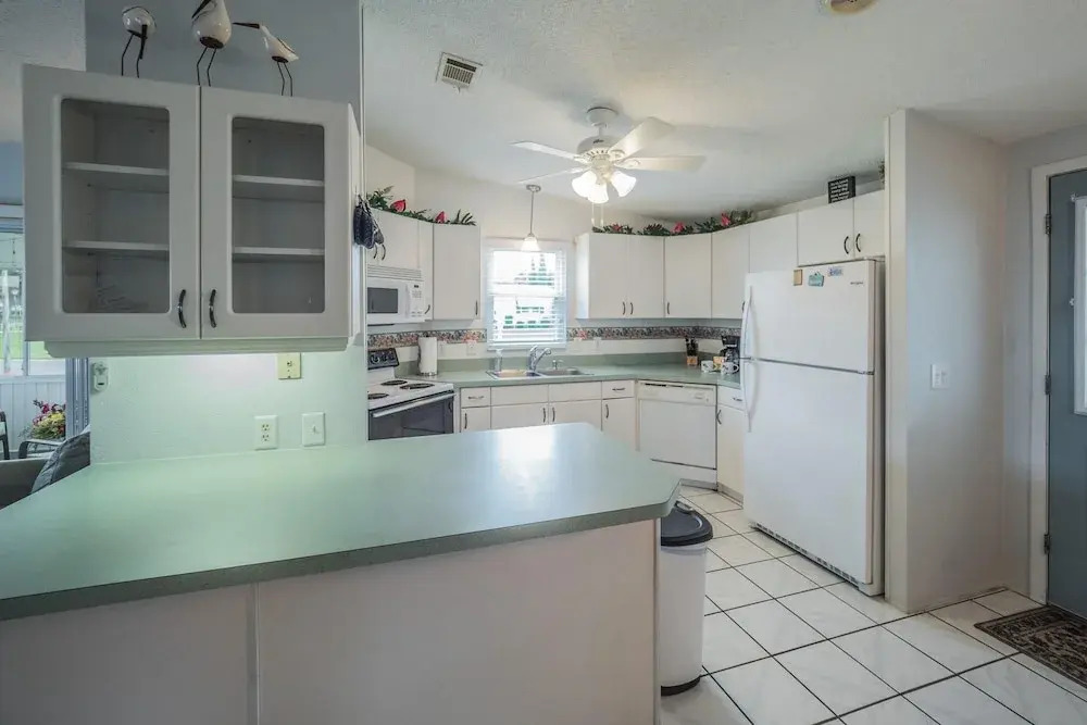 Granada Court 1244 by White Pelican VR