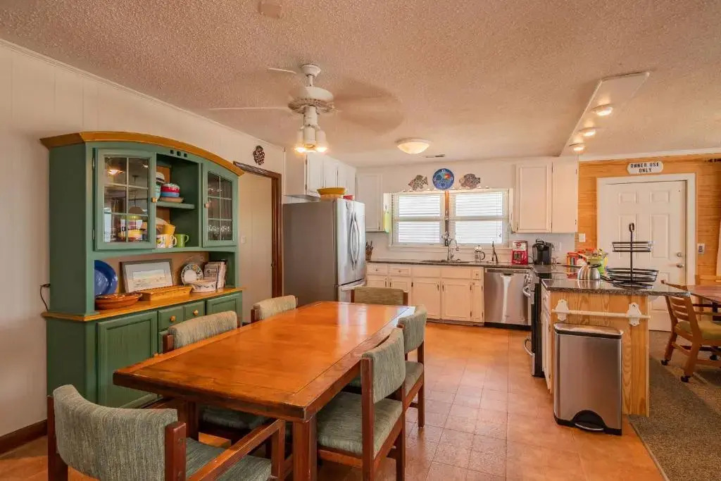 Beach Barracks by Oak Island Accommodations