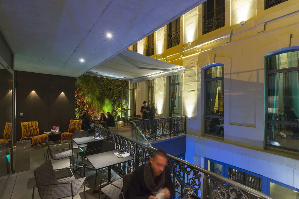 Hôtel C2