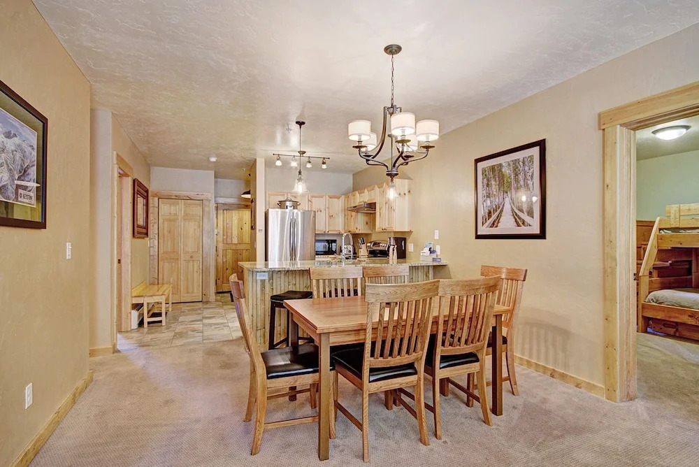 2609 Tenderfoot Lodge