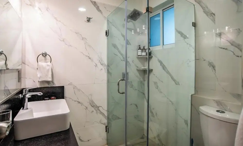 Beachfront 2BR Condo - Pool - Blue Flag Beach
