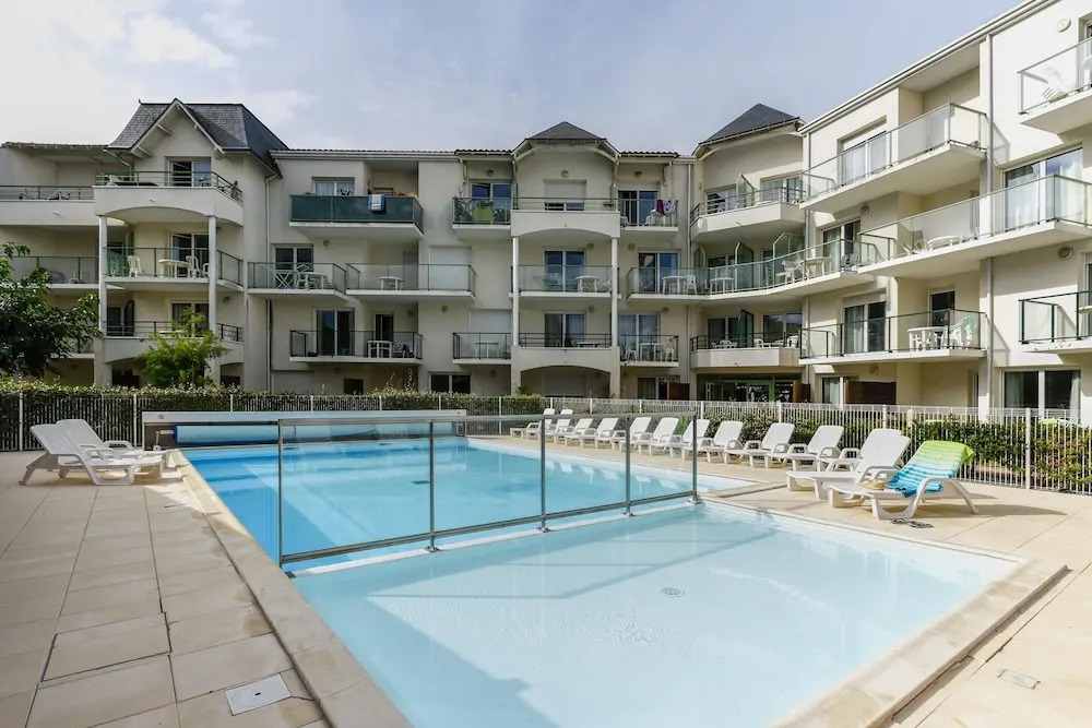 Coastal Apartment Near Marina