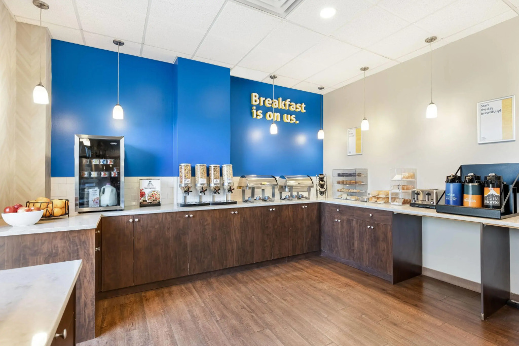 Days Inn by Wyndham Airdrie