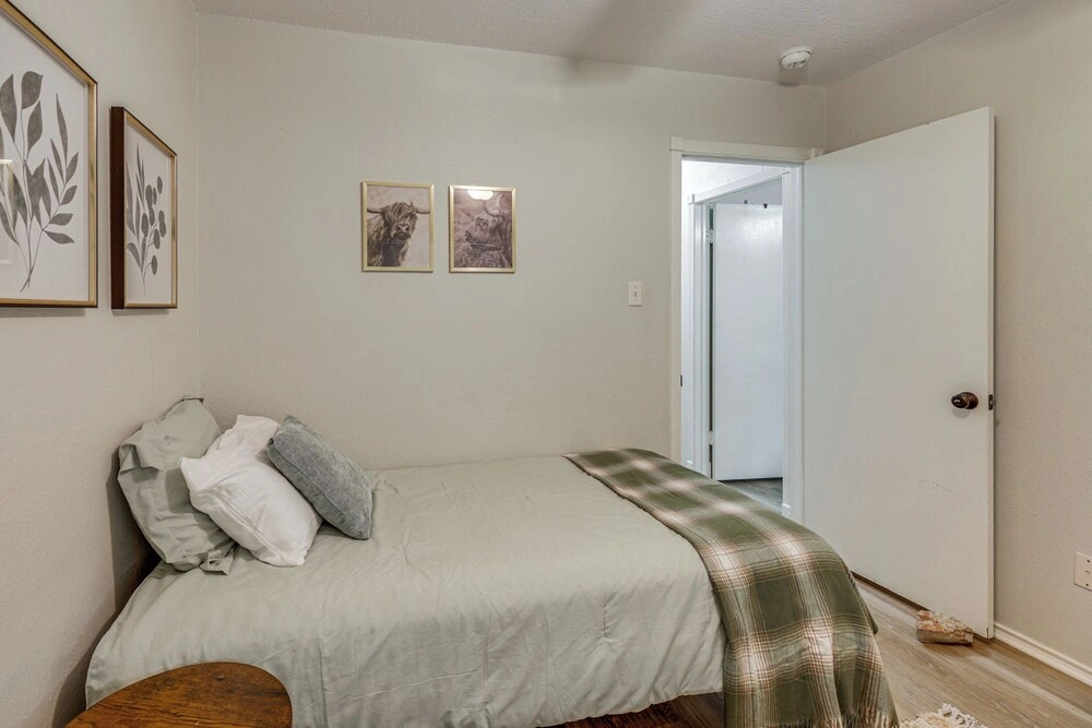2 Mi to Dtwn! Modern Round Rock Oasis w/ Patio