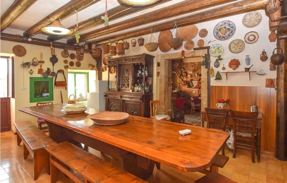 Awesome Home in Ragusa With 3 Bedrooms and Wifi