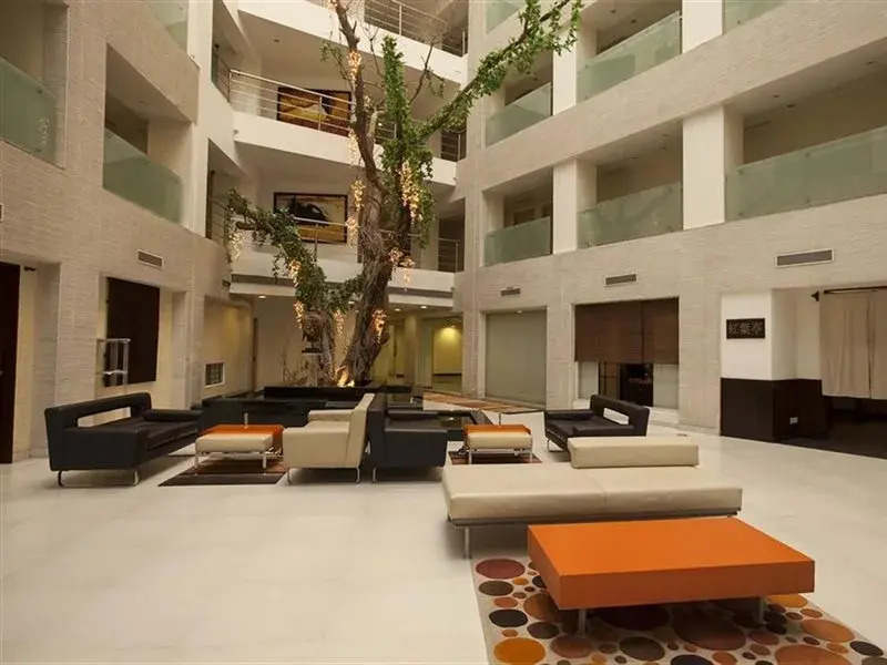Avlon Courtyard