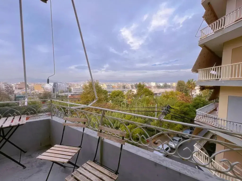 Stathmos Larissis A, a cozy 2BR Apartment, Clo...