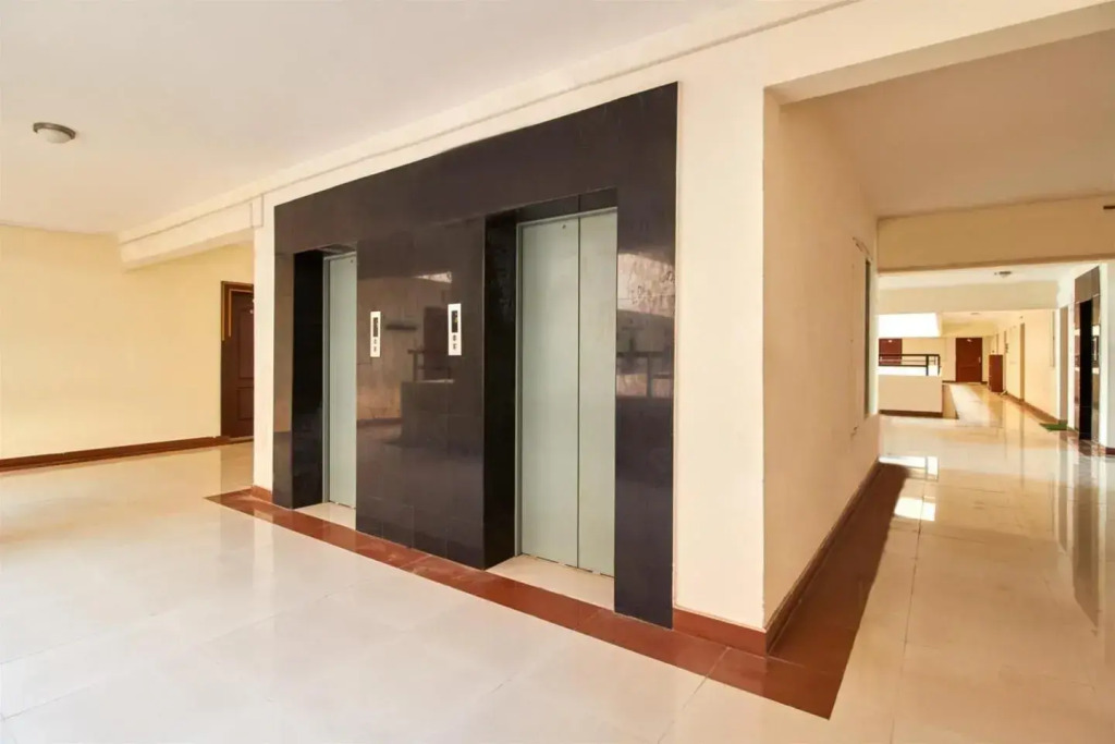 Plaza Suites