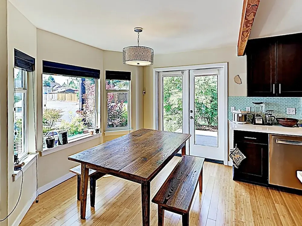New Listing! Stylish Near Trendy Ballard 3 Bedroom Home
