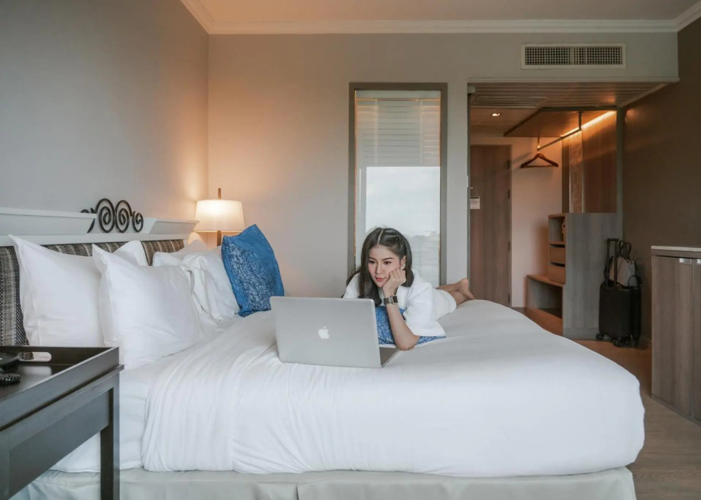 The Grand Riverside Hotel