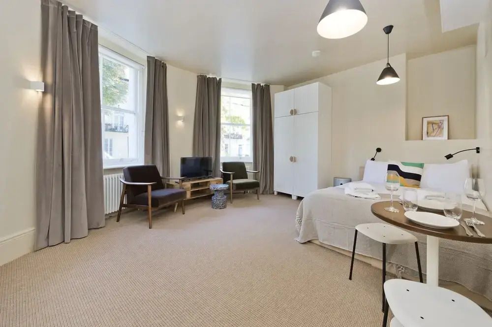 Deluxe Studio Suite in Historic Camden Terrace