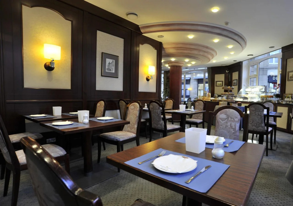 Golden Tulip Central Molitor