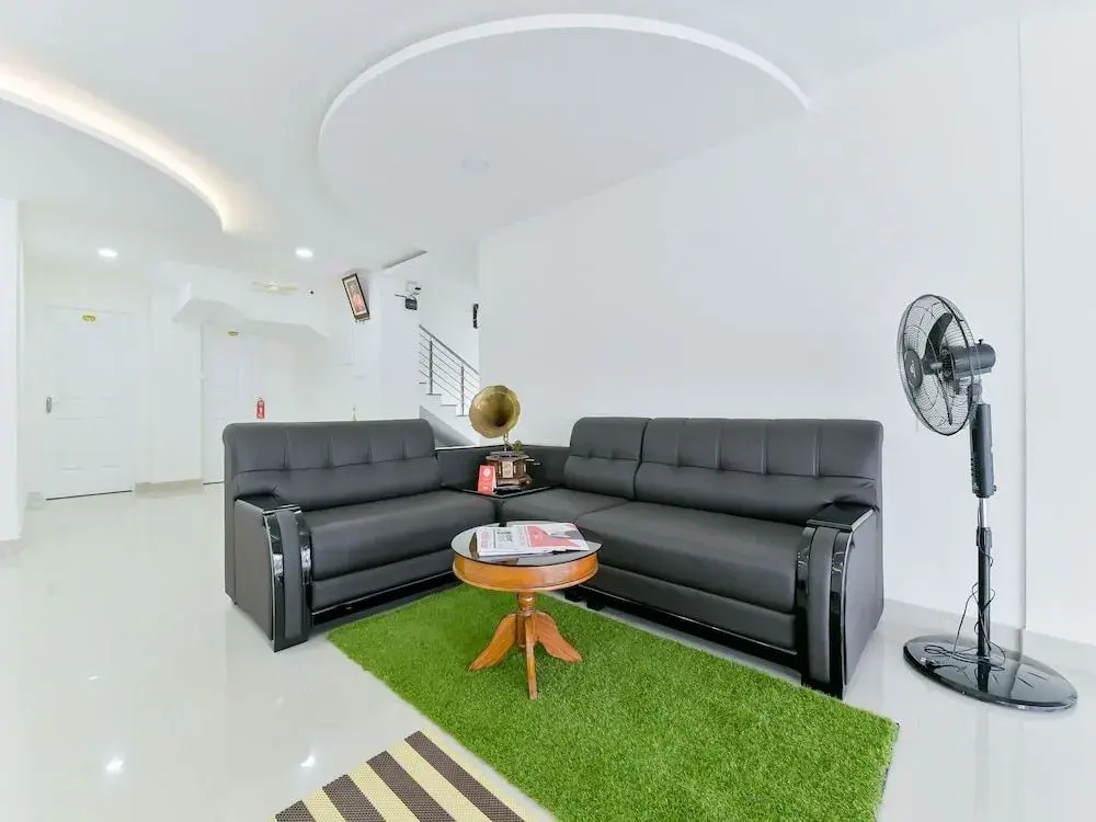 OYO 14865 Home Modern 2BHK Kochi Airport