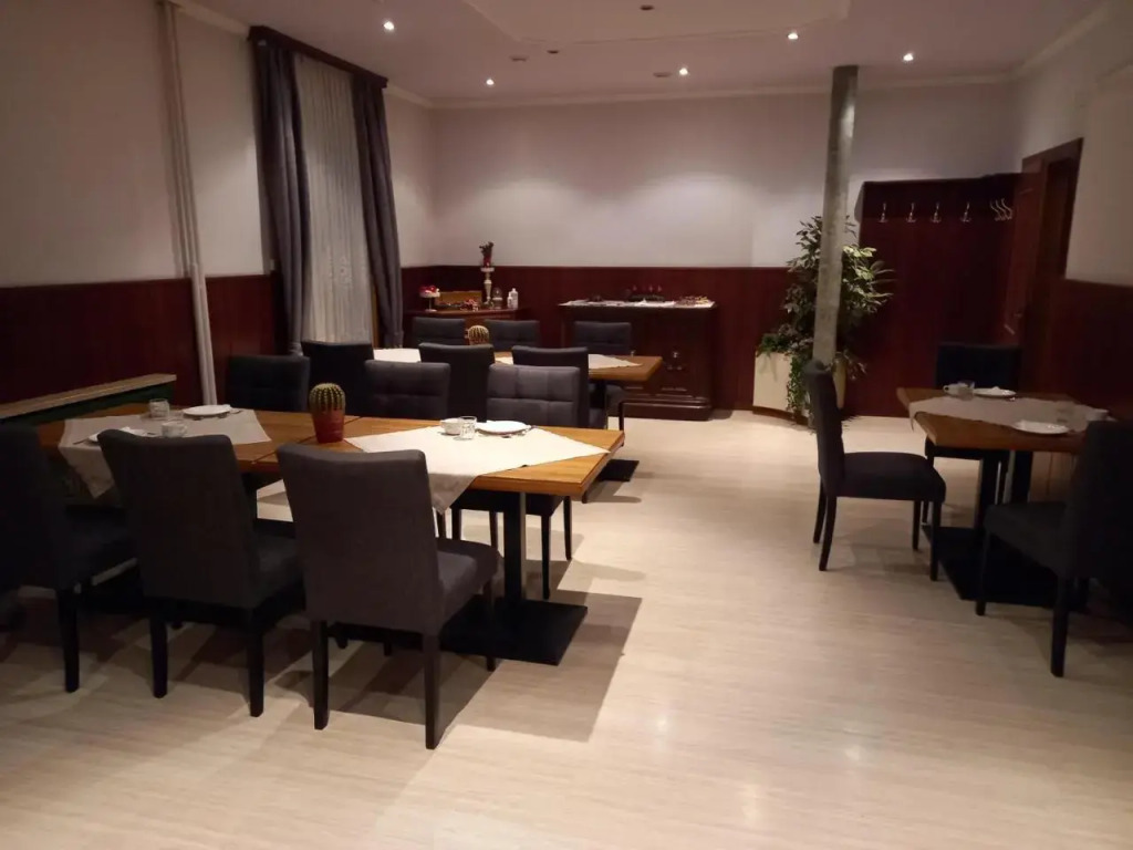 3 Raben - Leoben - Zimmer für Geschäftsreisende, Urlauber, Monteure und Handwerker, Polski Pensjonat Austria