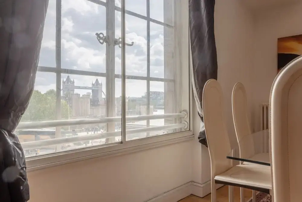 2 Bedroom Flat With Tower Bridge View
