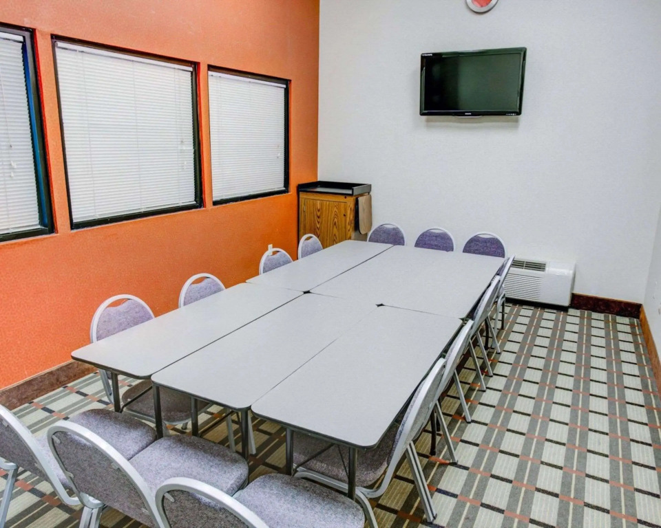 Comfort Suites Pittsburgh Airport