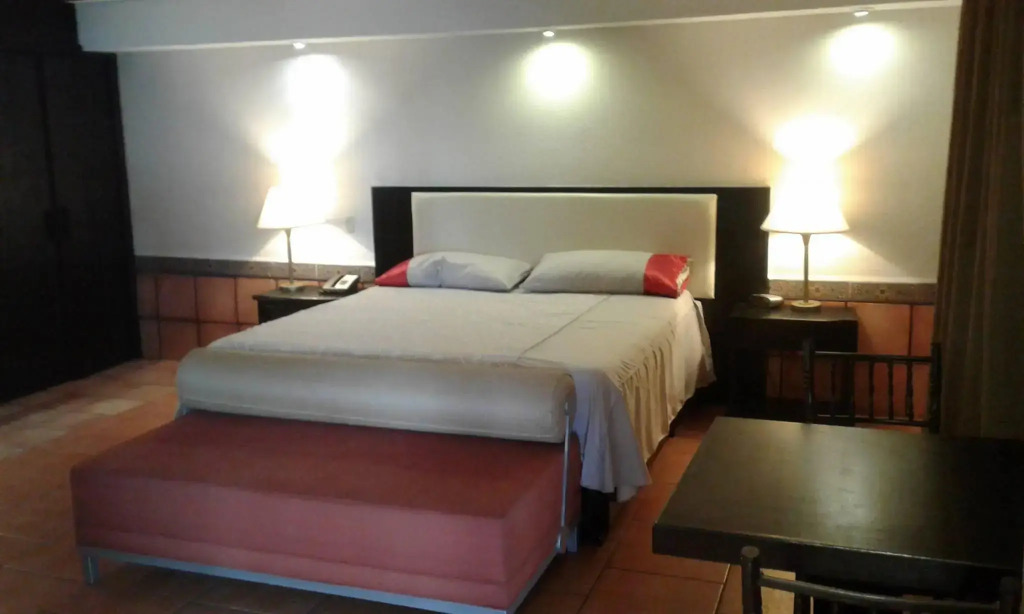 Hotel Mirage Express