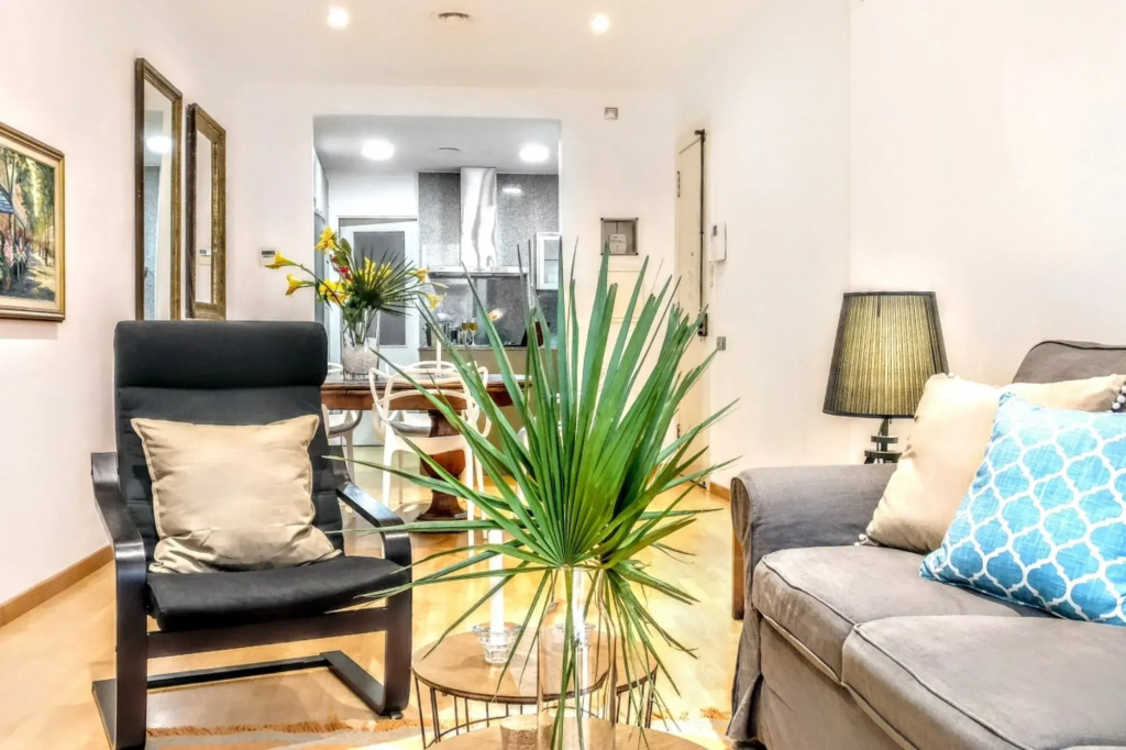 La Rambla spacious 3BR monthly rental - Parsifal