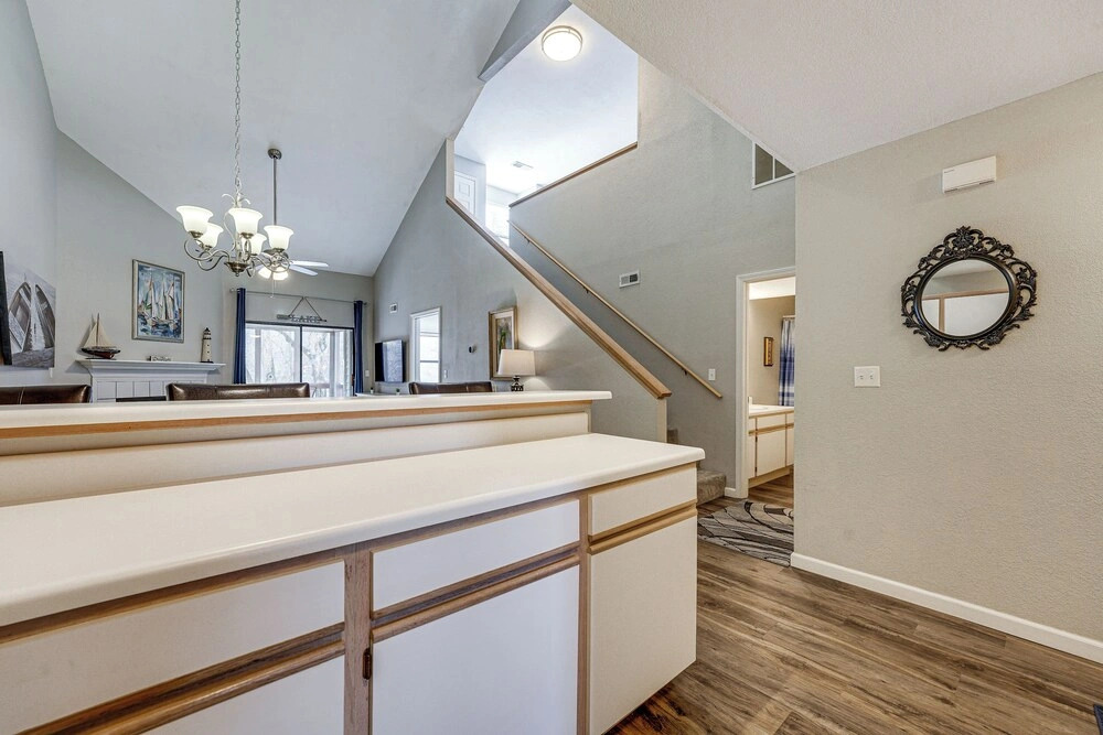Lakefront Branson Penthouse w/ Resort Amenities!