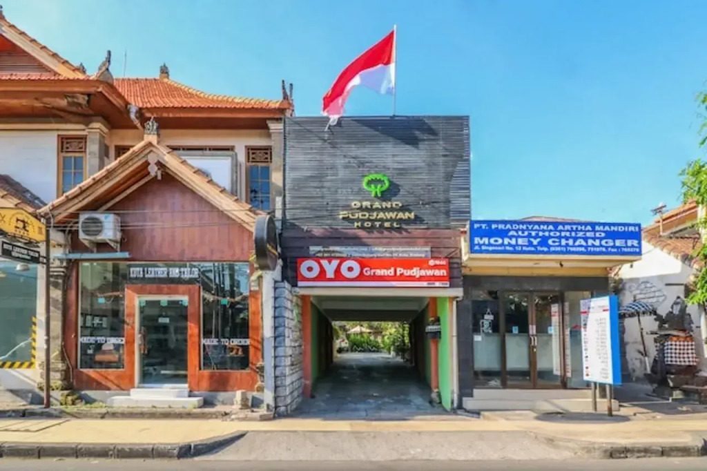 Capital O 1666 Grand Pudjawan Hotel Near Kuta Beach