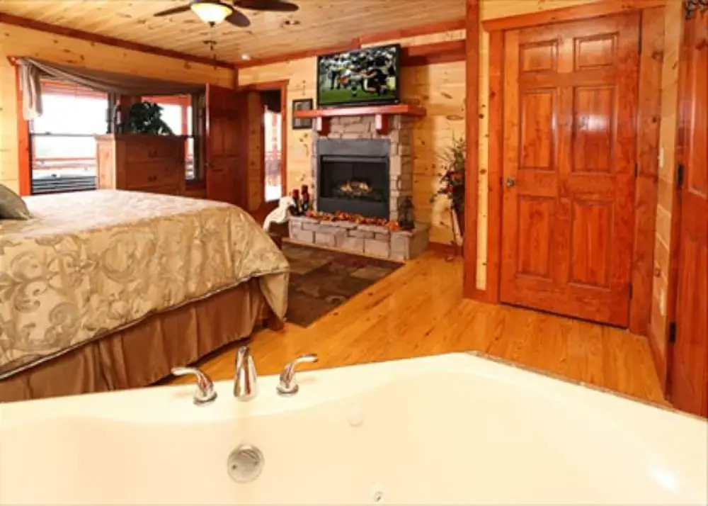 Ryders View by Heritage Cabin Rentals
