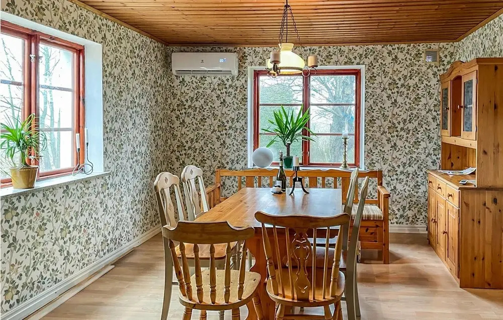 Nice Home in Toarp With Wifi and 2 Bedrooms
