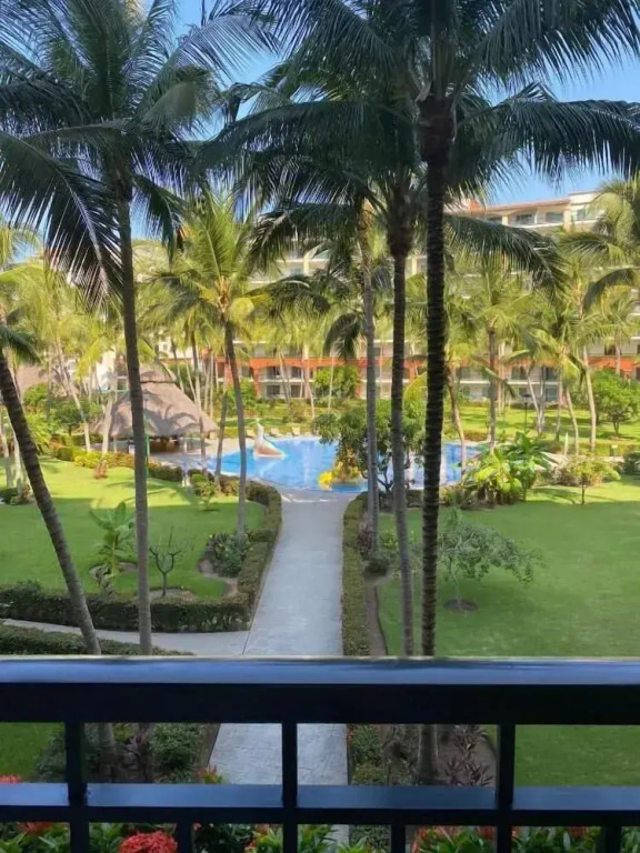 Unlimited Luxury Villas - Playa Royale Condo