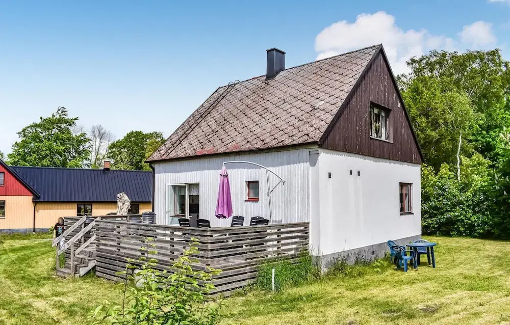 Beautiful Home In Tomelila With Kitchen