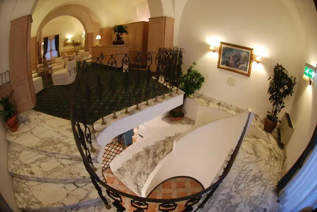 Hotel De La Ville