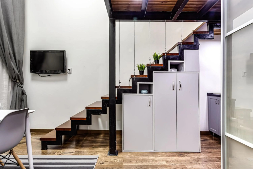 Valova 13, small studio